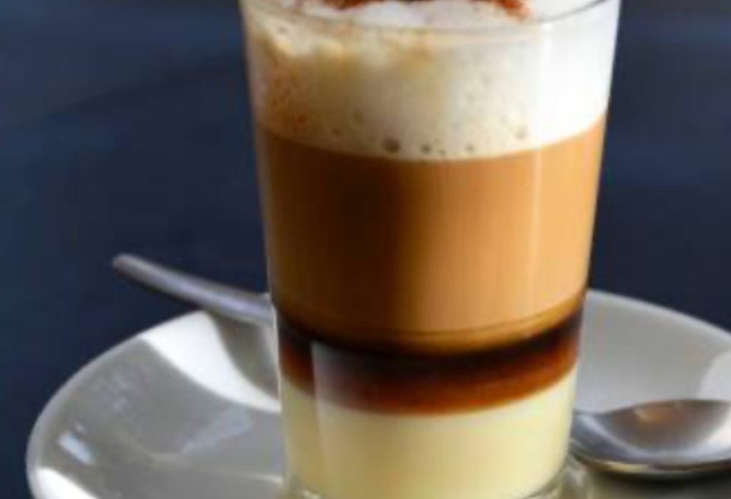 la-famiglia-in-un-caffe-1